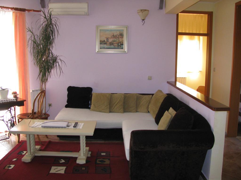 Apartment Megi Tribalj Exterior foto